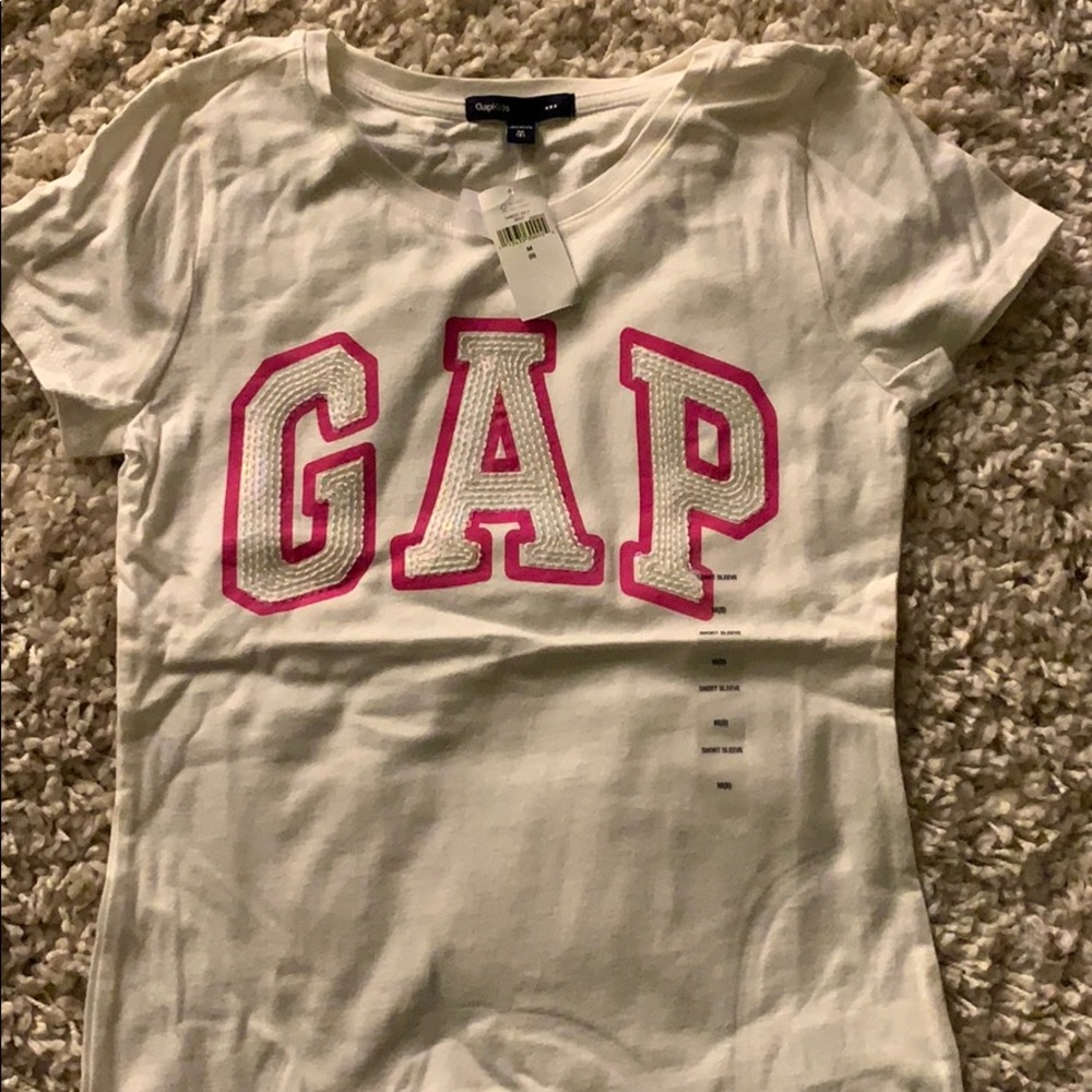 White GAP t-shirt